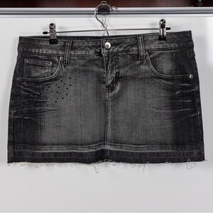 Vintage Y2K No Boundaries Distressed Micro Mini Skirt